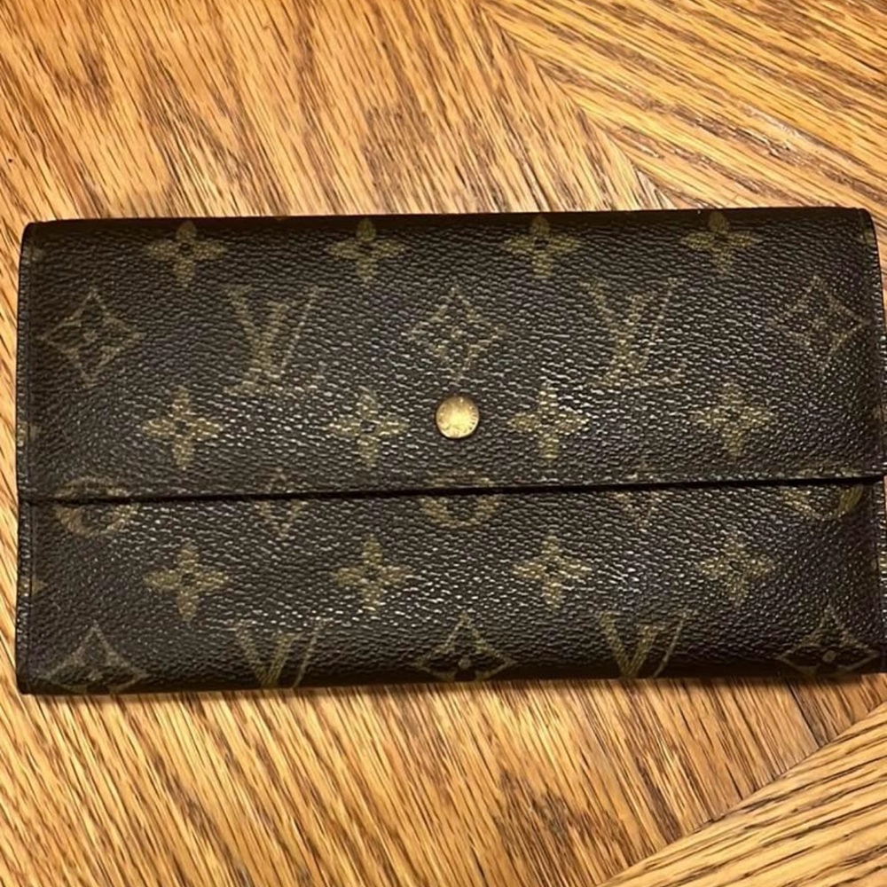 Authetic Louis Vuitton Wallet